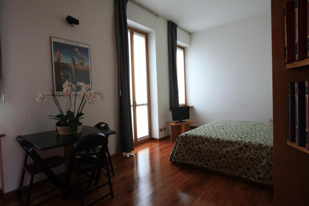Residence Villa Odescalchi Milan Room photo